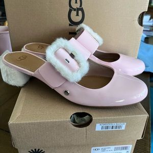 Ugg W Hayden Pump, worn once. Size 8. Great condition.